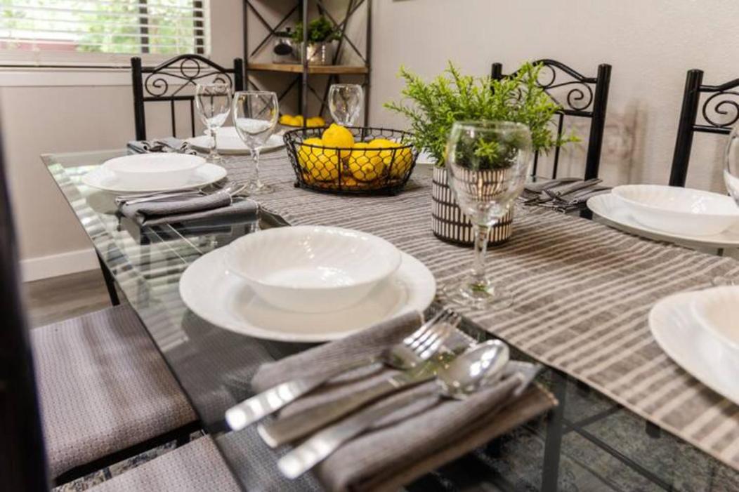 Austin Charm Home by The Key Rentals view 4