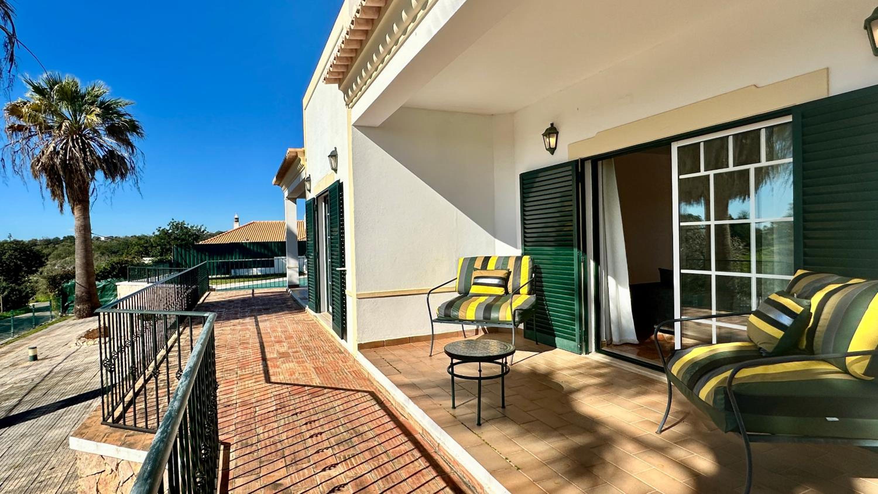 Hotel Abby by Check-in Portugal - Image 1