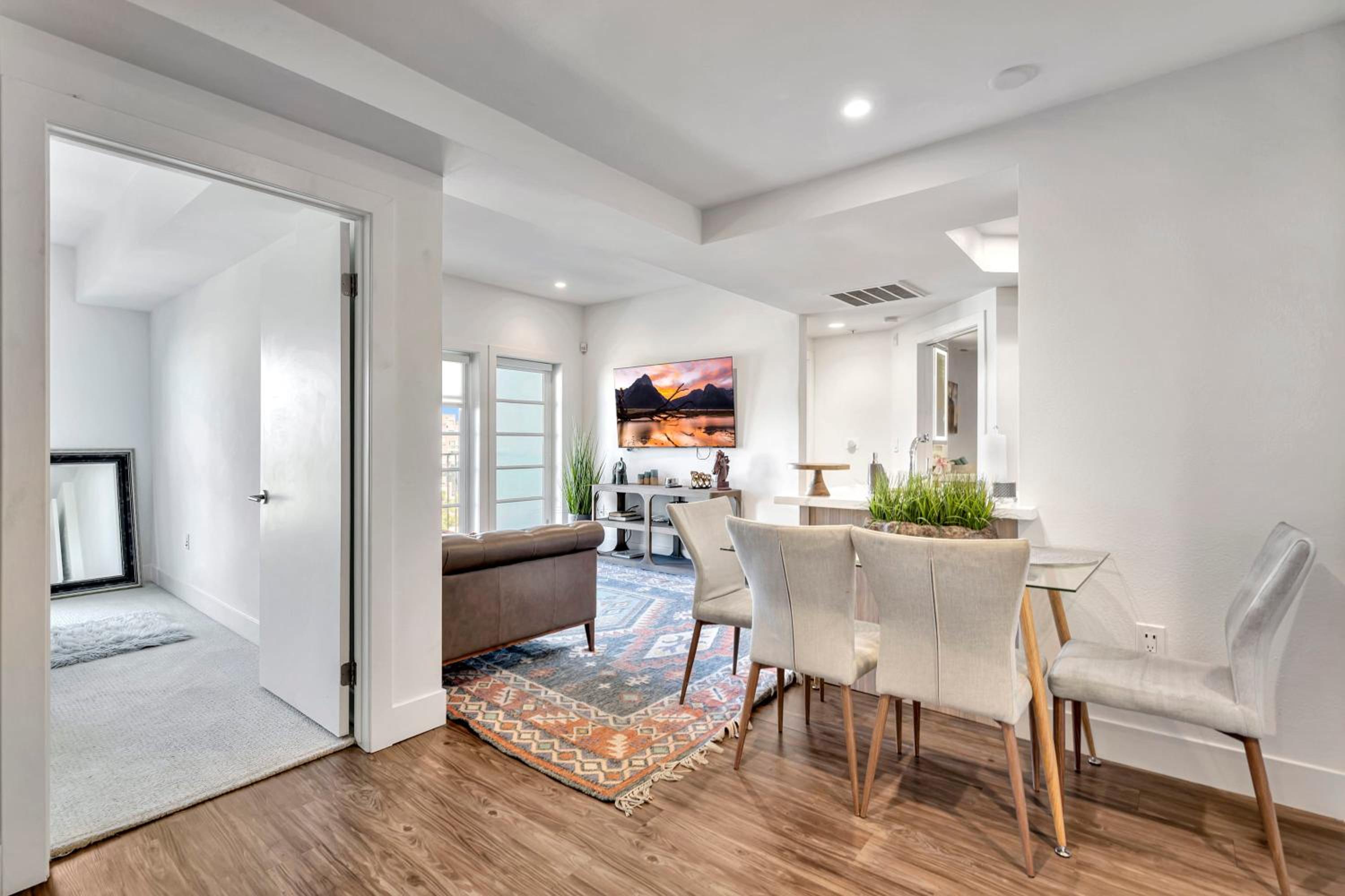 13 Luxury apartment