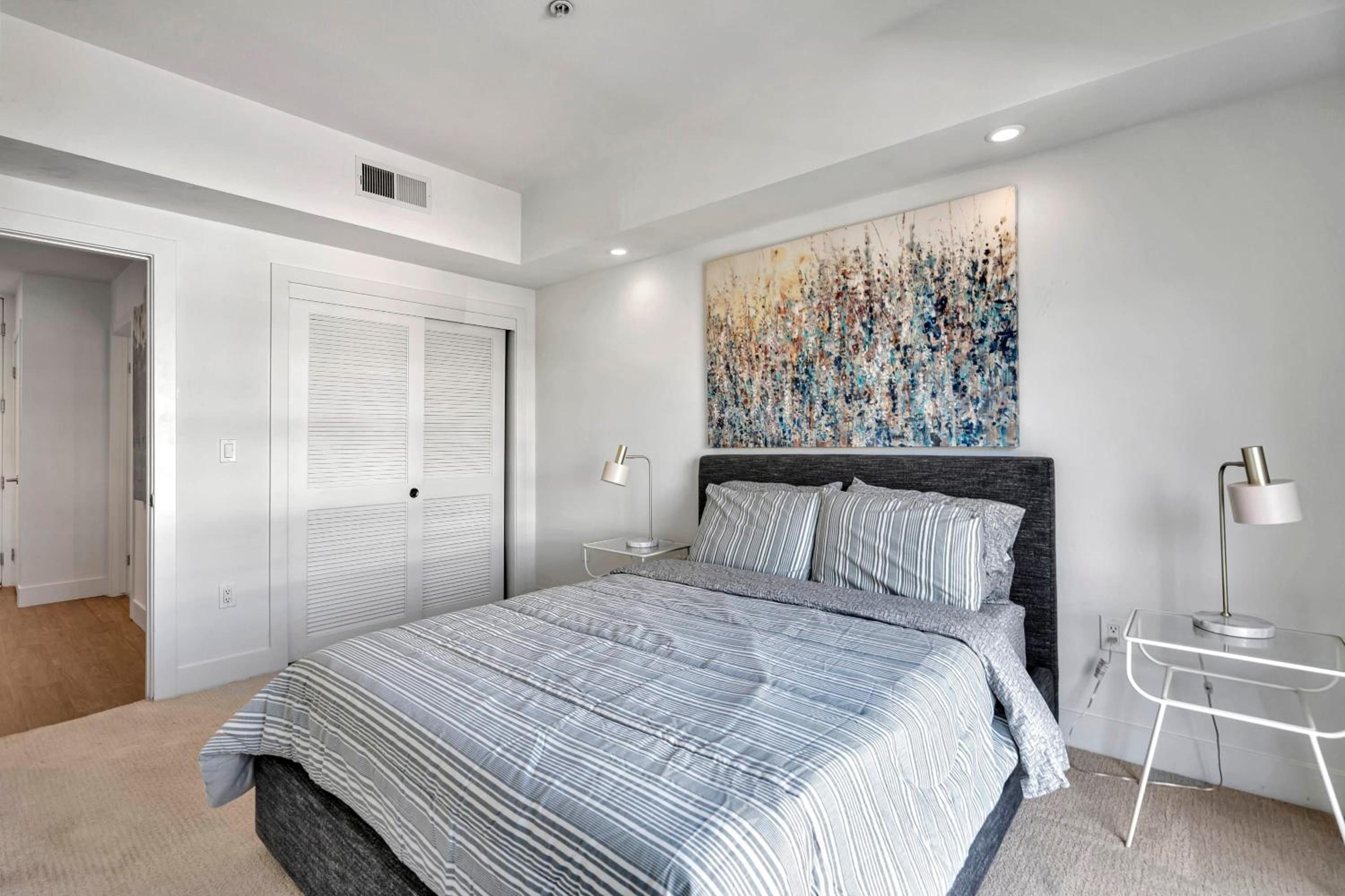 13 Luxury apartment