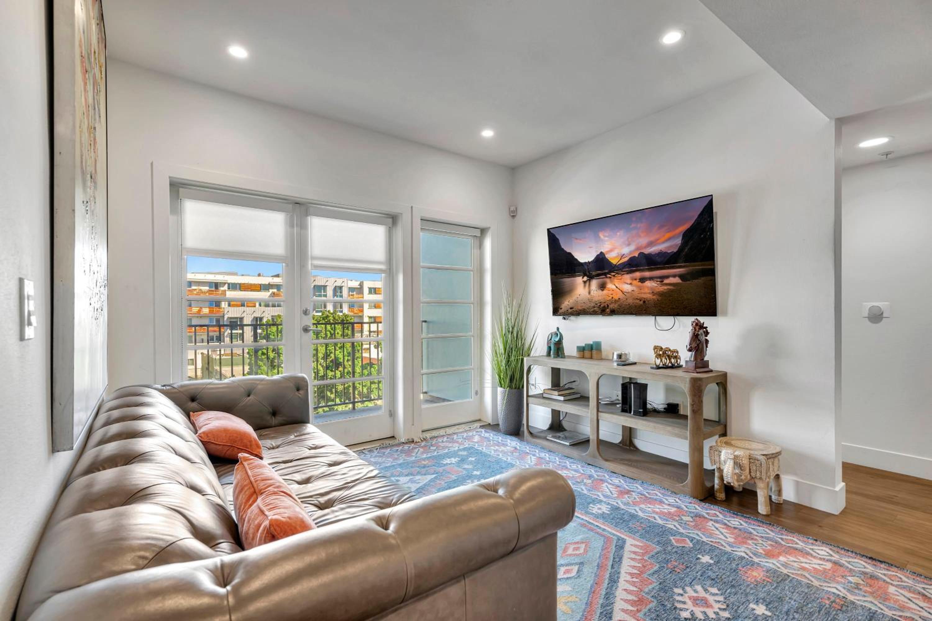 13 Luxury apartment