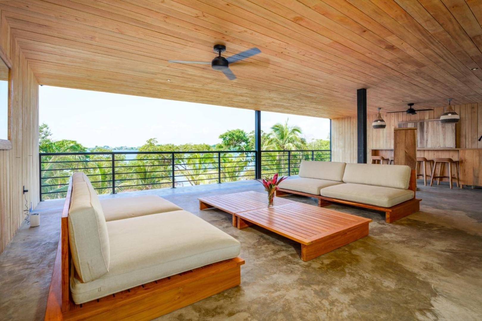 Shadow Sands - Modern Ocean Front Villa on Private Island