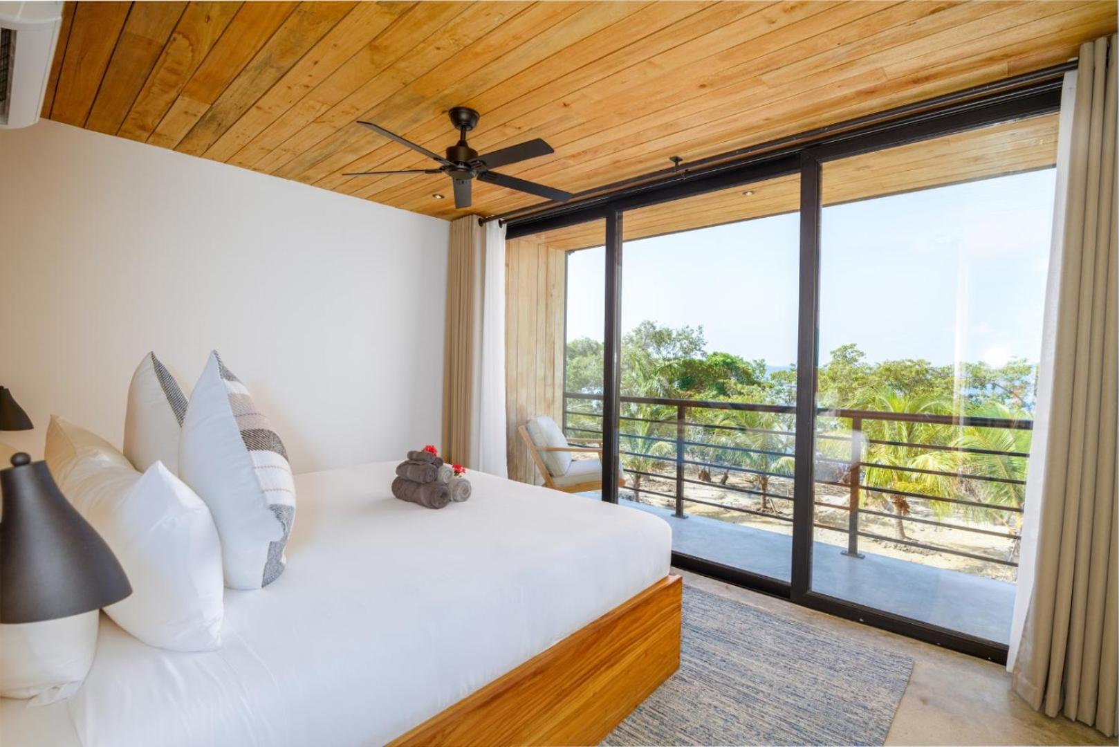 Shadow Sands - Modern Ocean Front Villa on Private Island