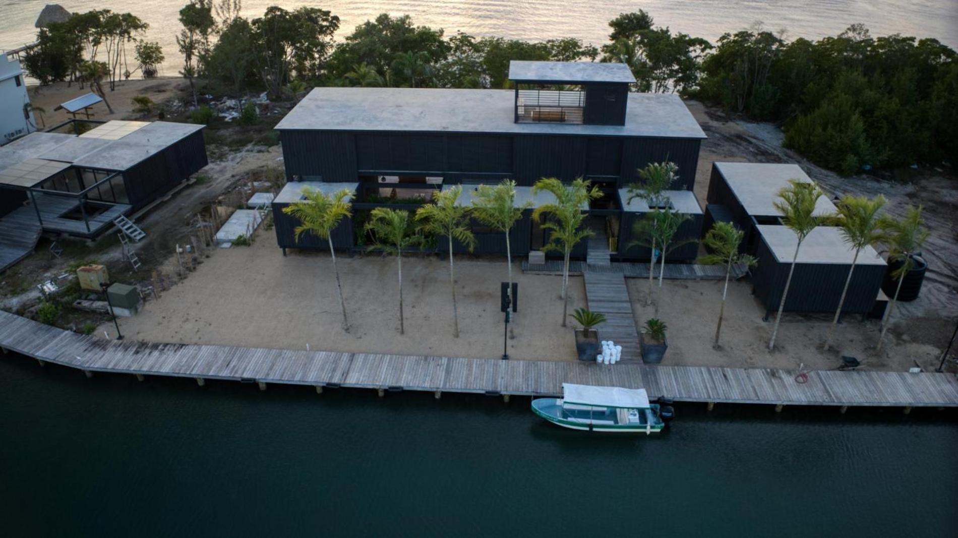 Shadow Sands - Modern Ocean Front Villa on Private Island
