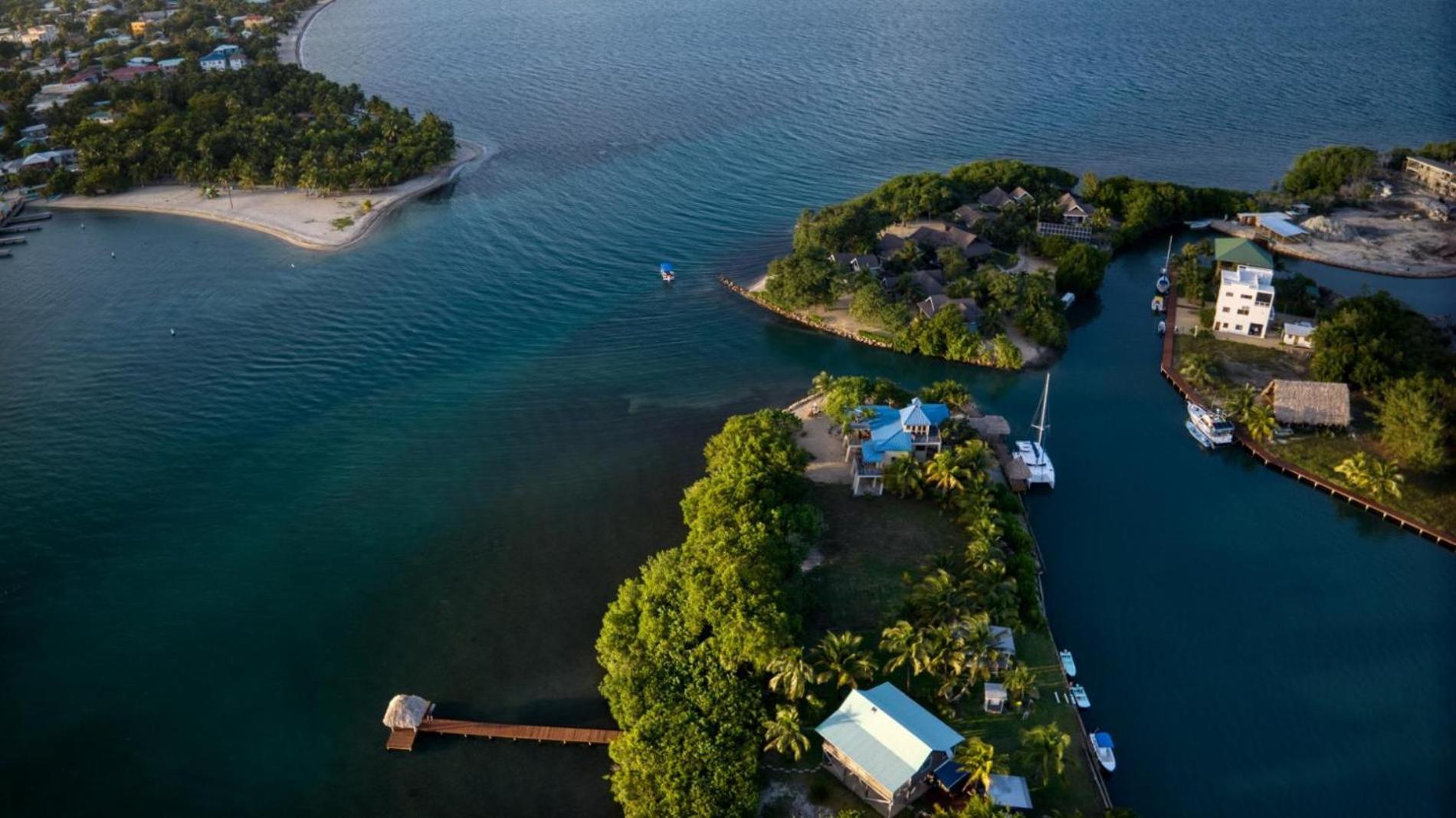 Shadow Sands - Modern Ocean Front Villa on Private Island