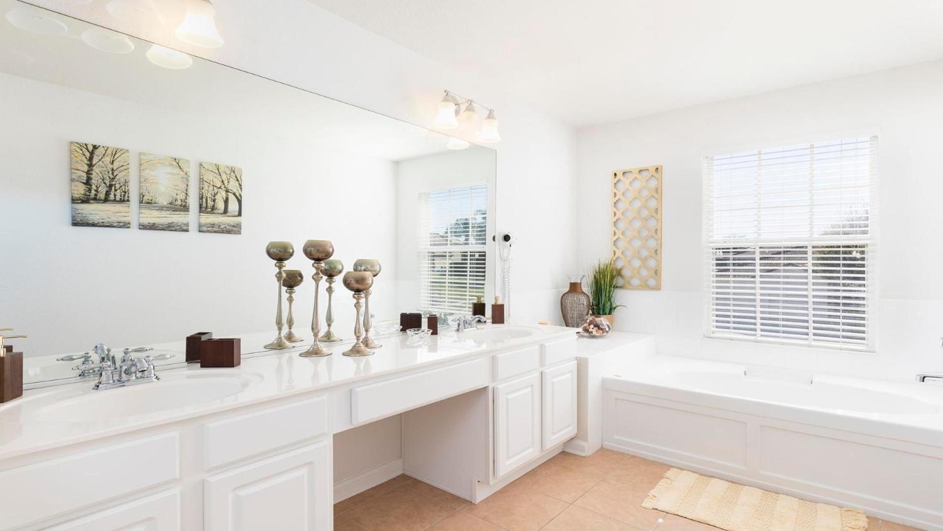 Firework view 6BR Home Pool/Spa/Game Near Disney!