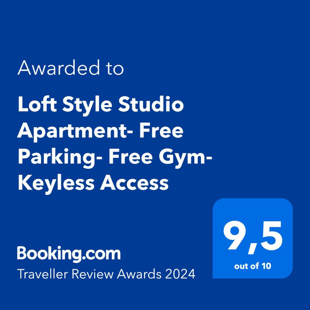 Loft Style Studio Apartment- Free Parking- Free Gym- Keyless Access view 3