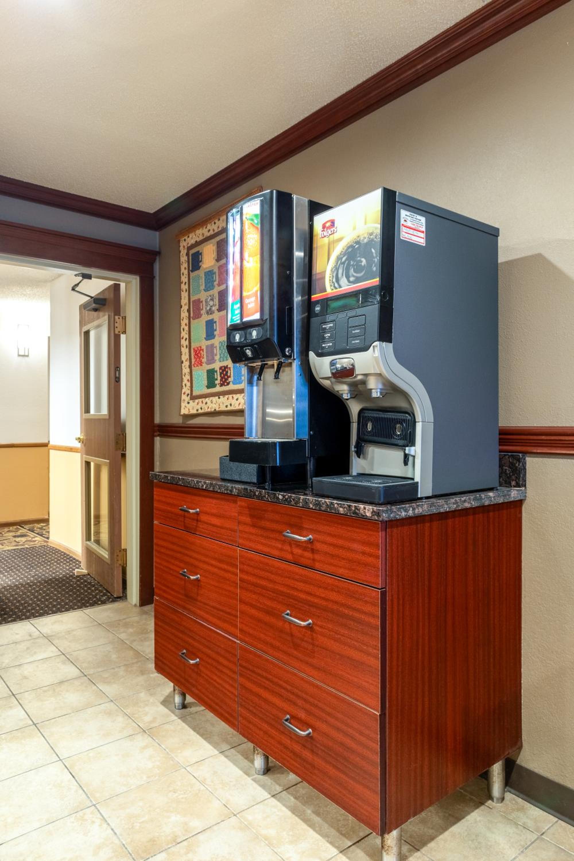 Norland Inn & Suites Roseau