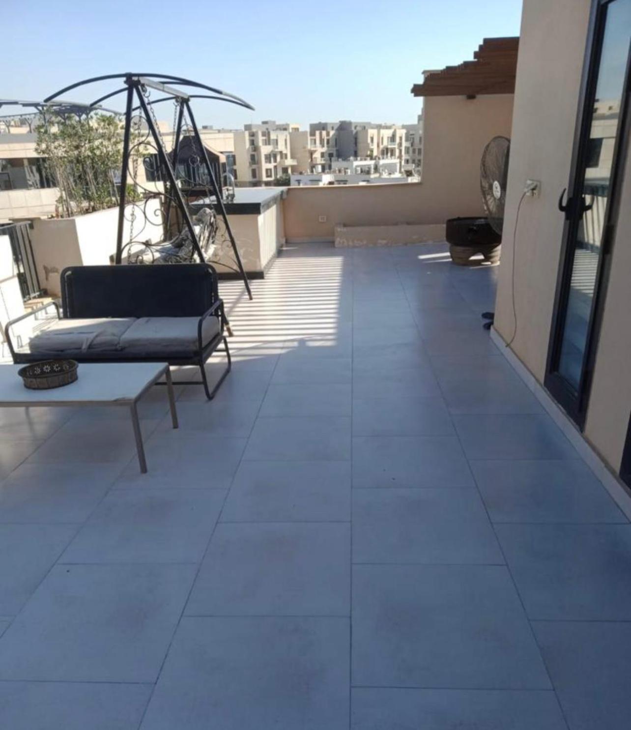 Nice studio on roof