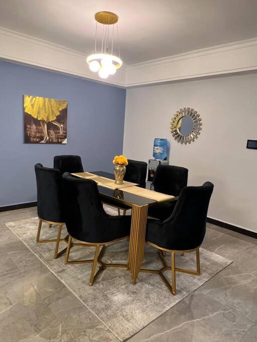 Cozy,Modern 2bedroom Apartment view 4
