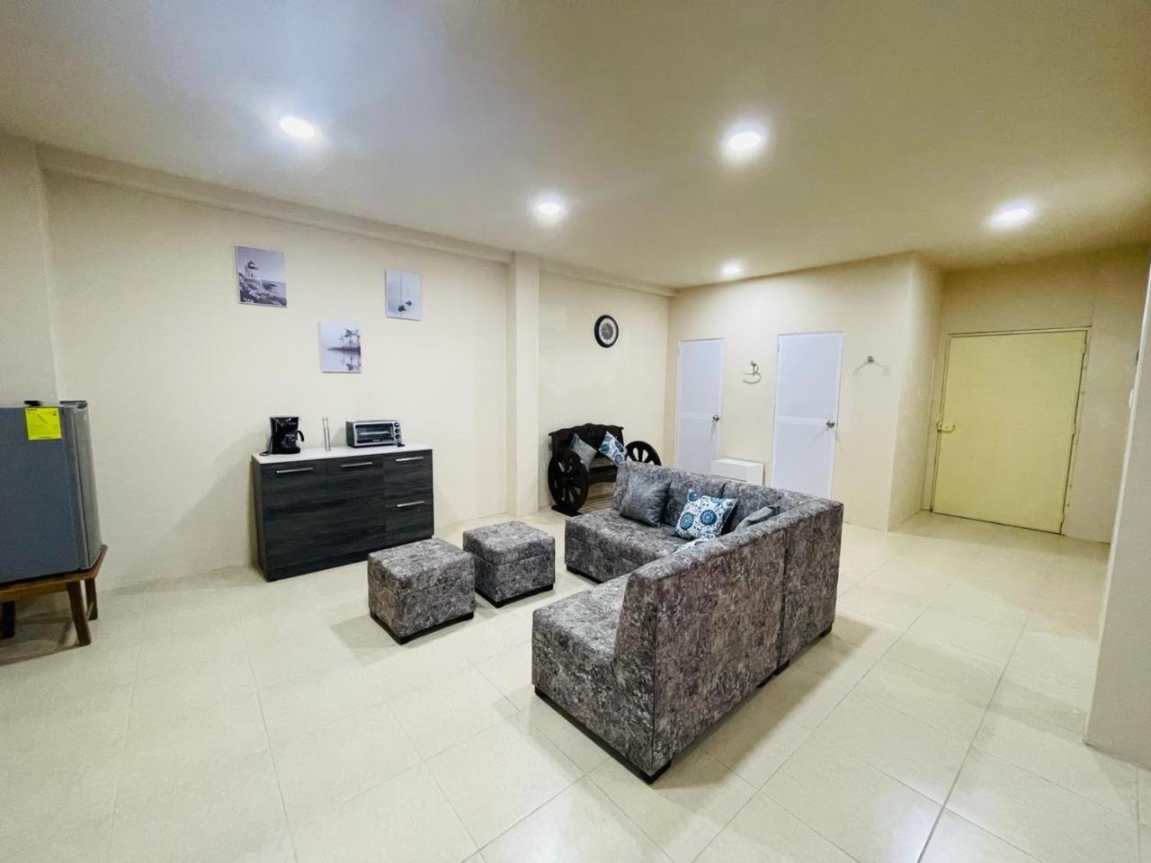Alex Suite