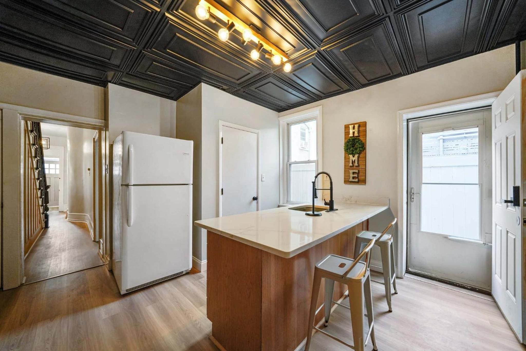 CONSHOHOCKEN: Quality Location - Property Image 7