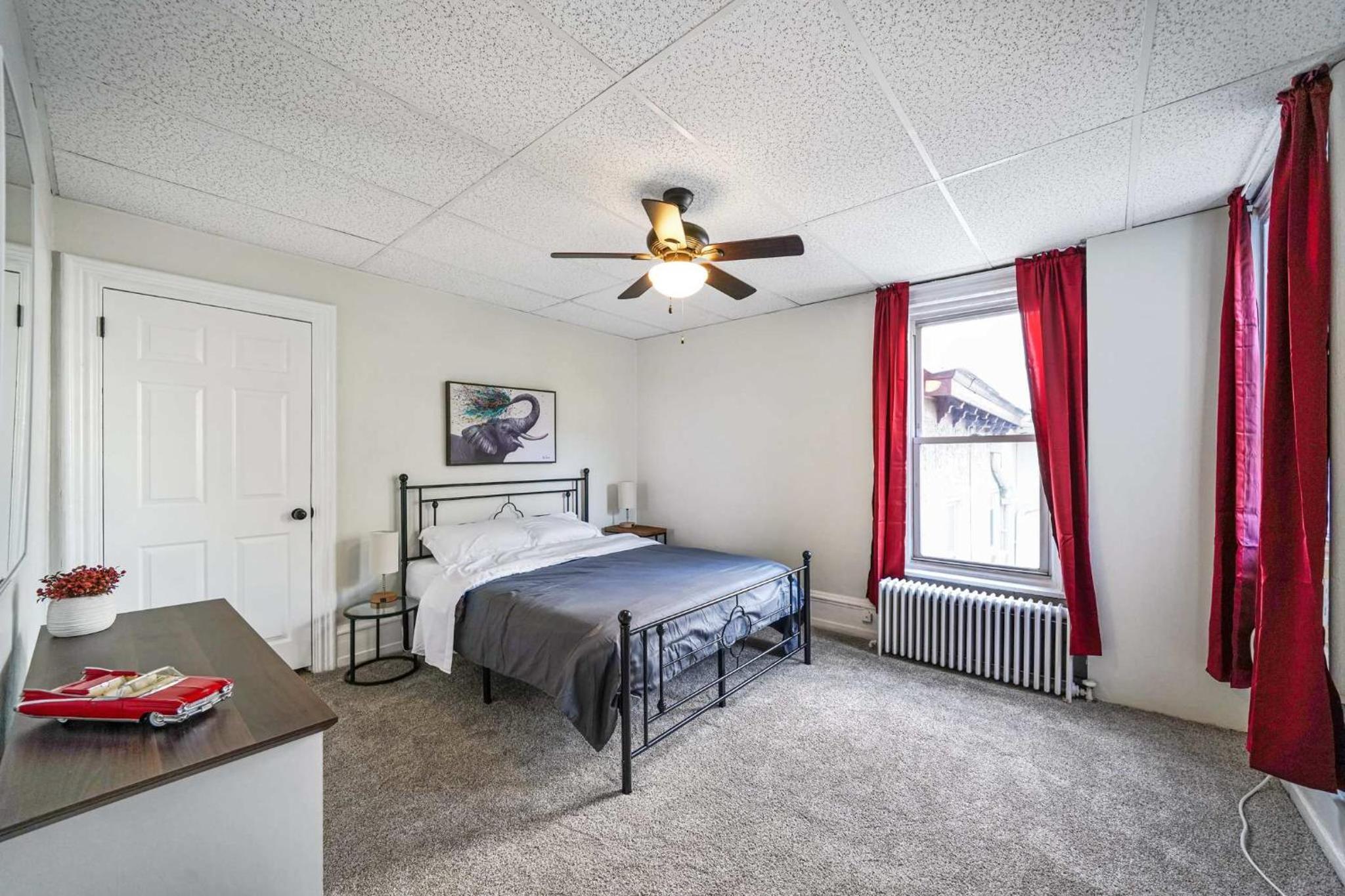 CONSHOHOCKEN: Quality Location - Property Image 3