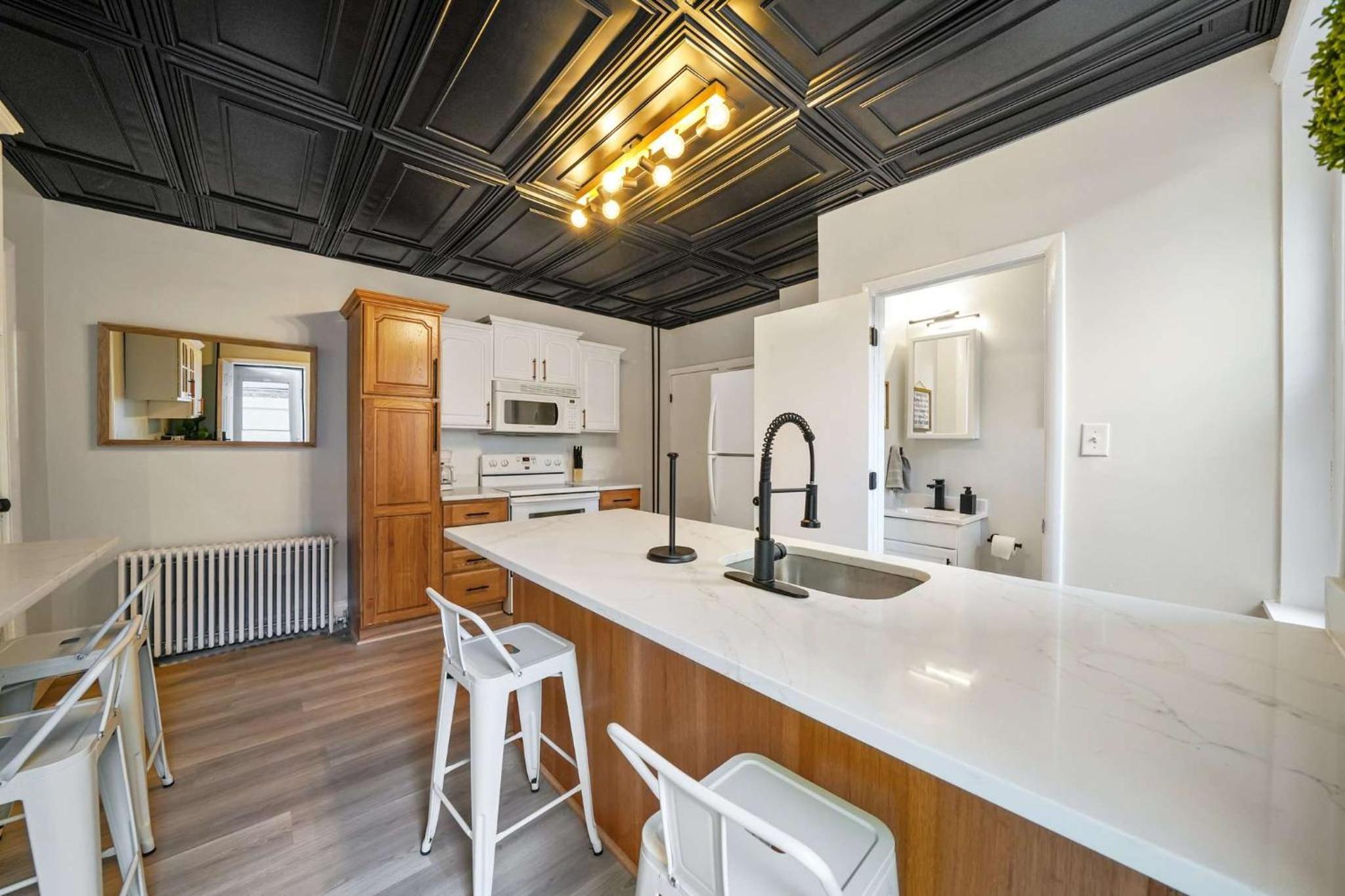 CONSHOHOCKEN: Quality Location - Property Image 8