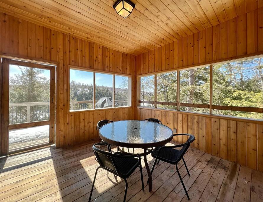The Bear Cave Cottage at Little Kennisis Lake