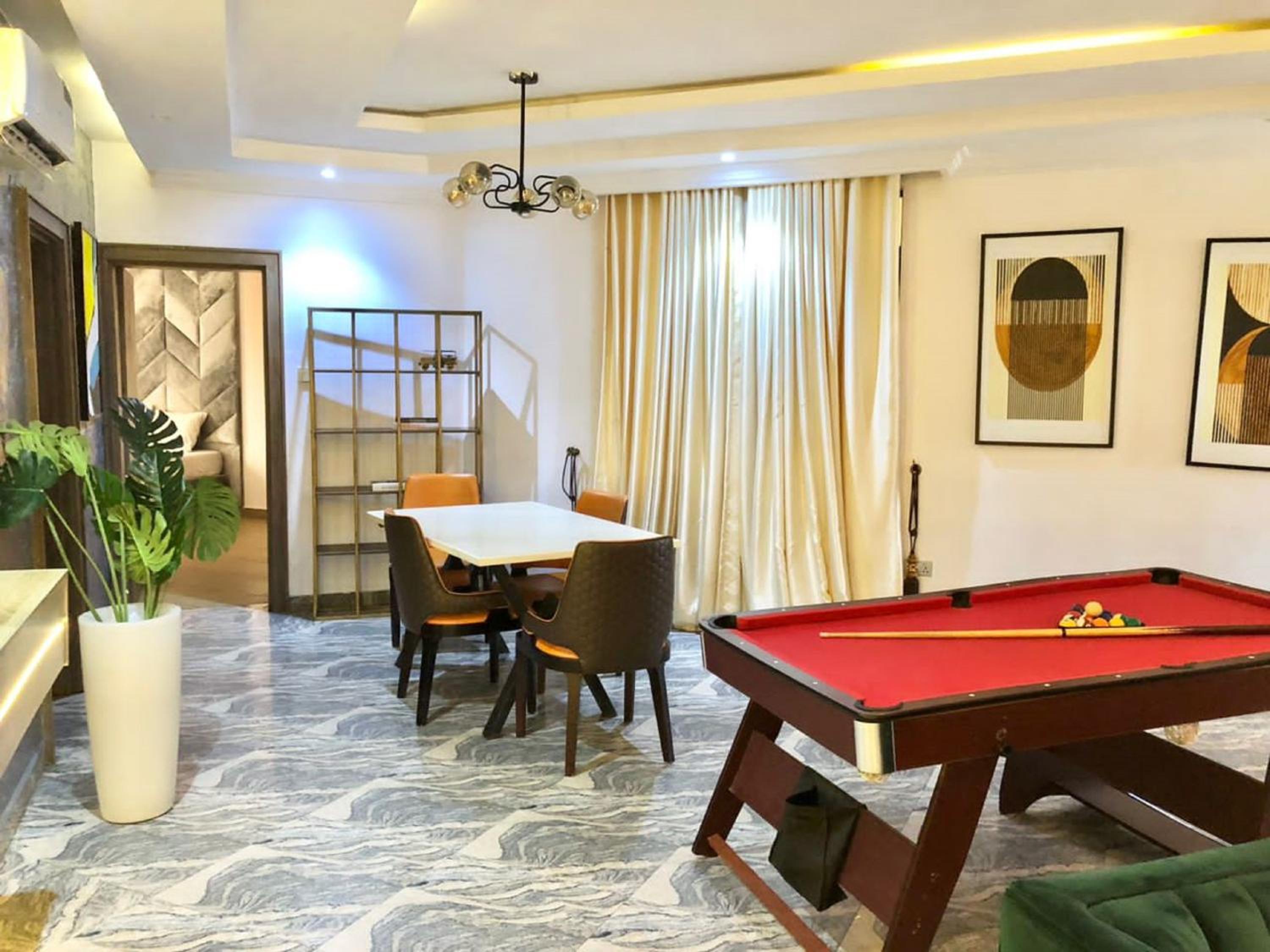 Elegant 3 Bedroom Apartment view 3