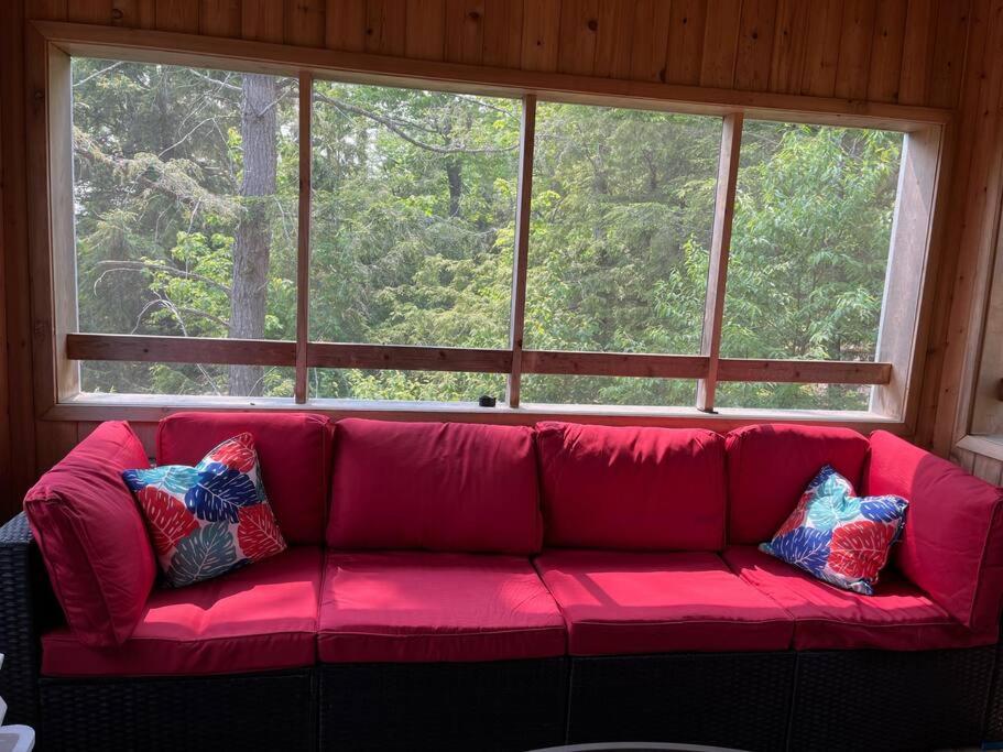 The Bear Cave Cottage at Little Kennisis Lake