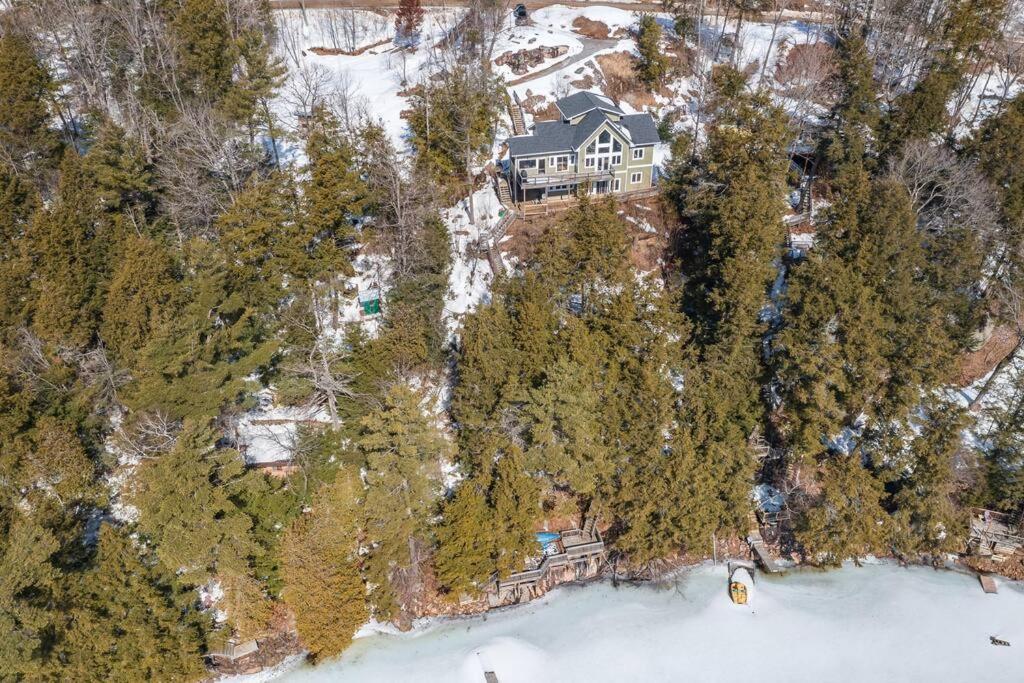 The Bear Cave Cottage at Little Kennisis Lake