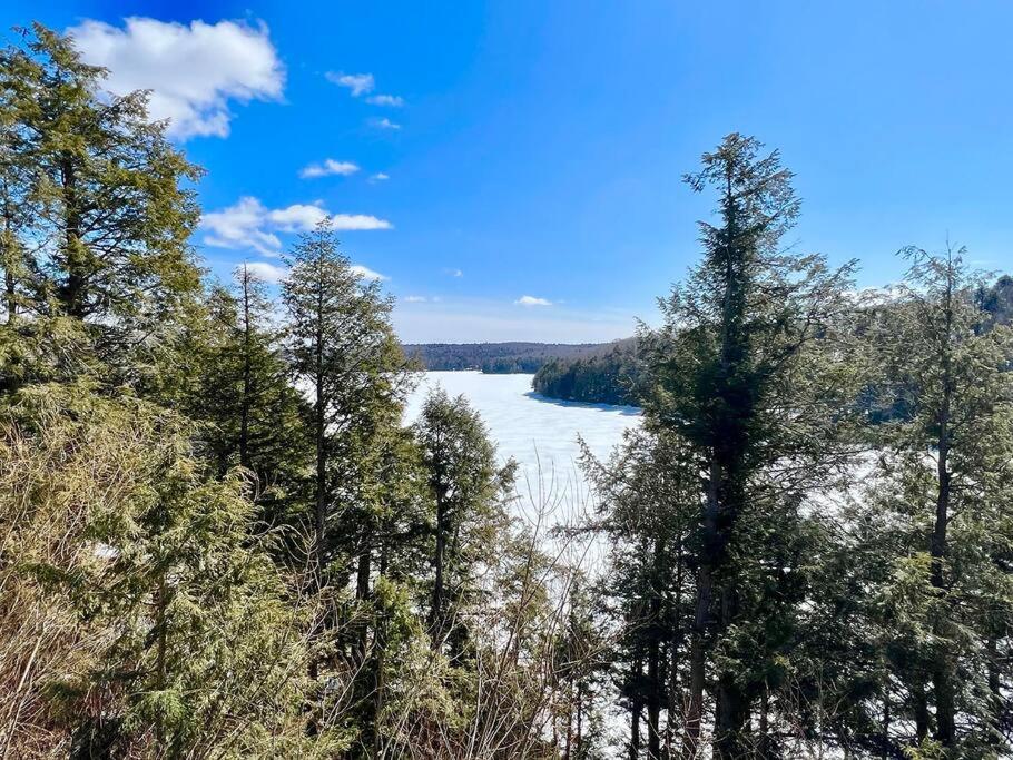 The Bear Cave Cottage at Little Kennisis Lake