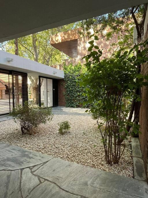 Departamento en zona residencial a 20 metros del parque general San Martín