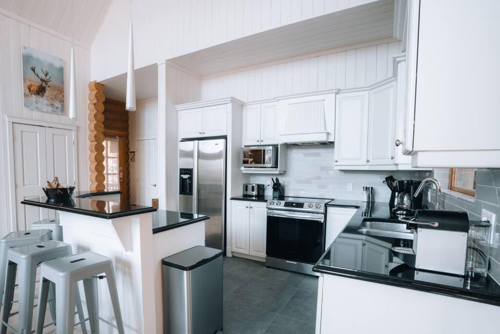 Chalet Red Deer Spa at Fiddler Lake