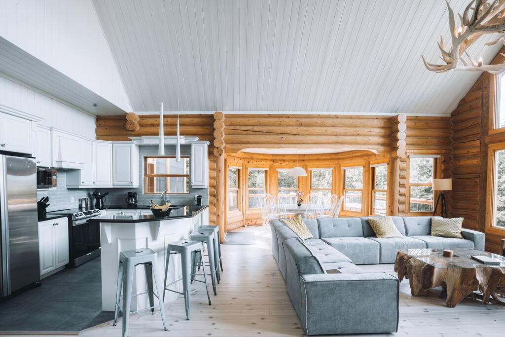 Chalet Red Deer Spa at Fiddler Lake