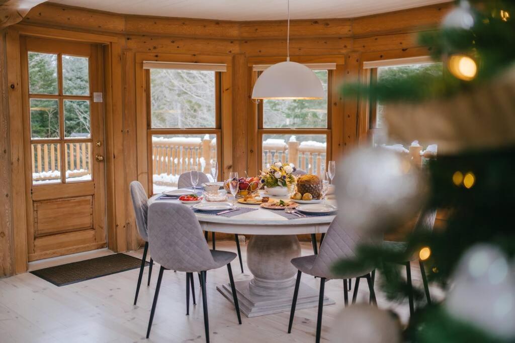 Chalet Red Deer Spa at Fiddler Lake