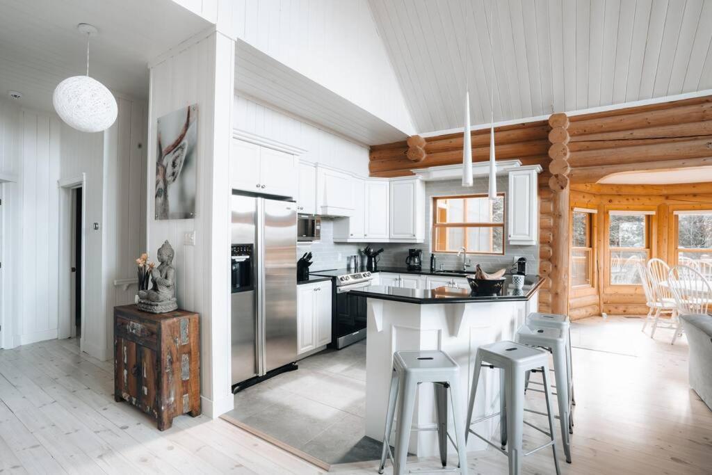 Chalet Red Deer Spa at Fiddler Lake