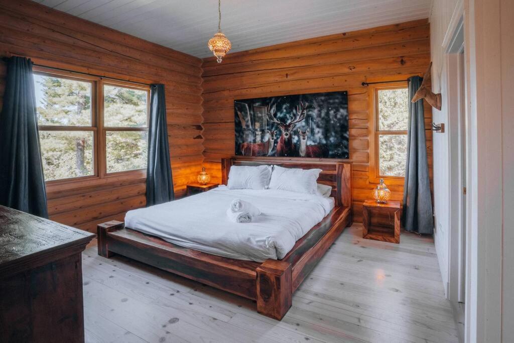 Chalet Red Deer Spa at Fiddler Lake