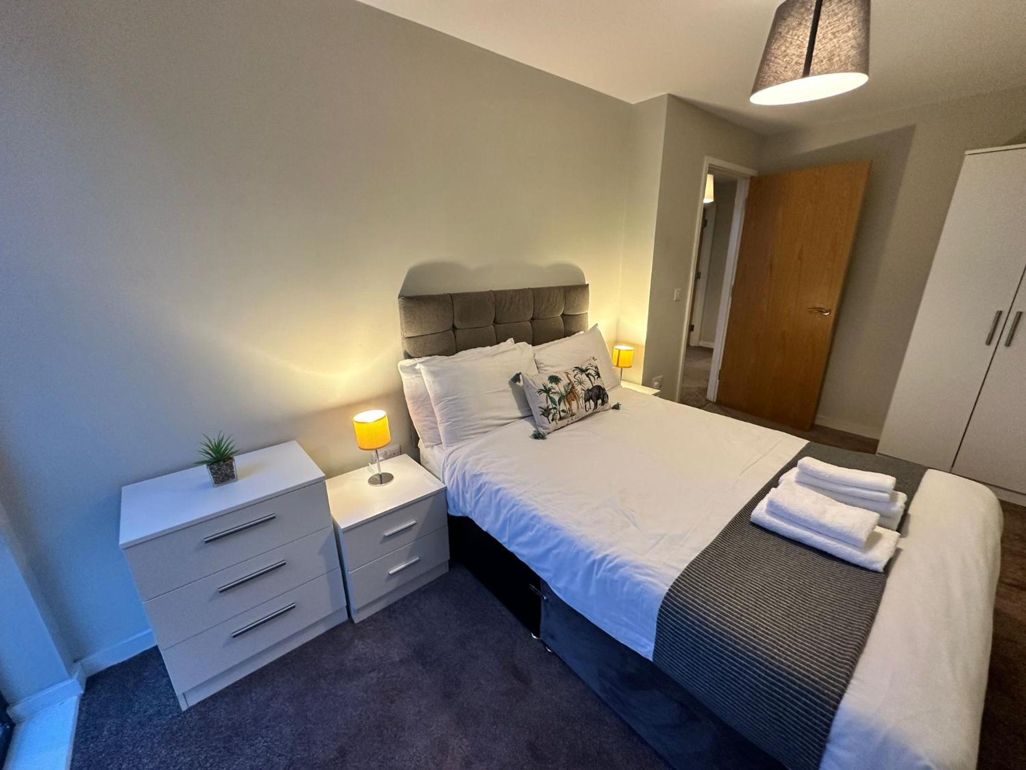 Adelphi Wharf Apartments by Beehosting