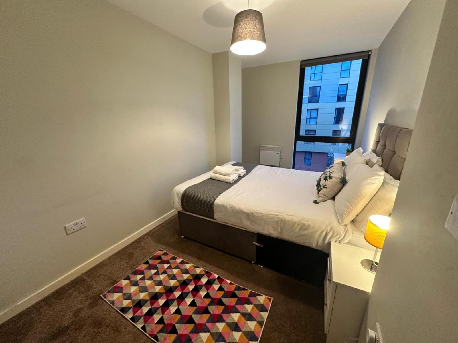 Adelphi Wharf Apartments by Beehosting