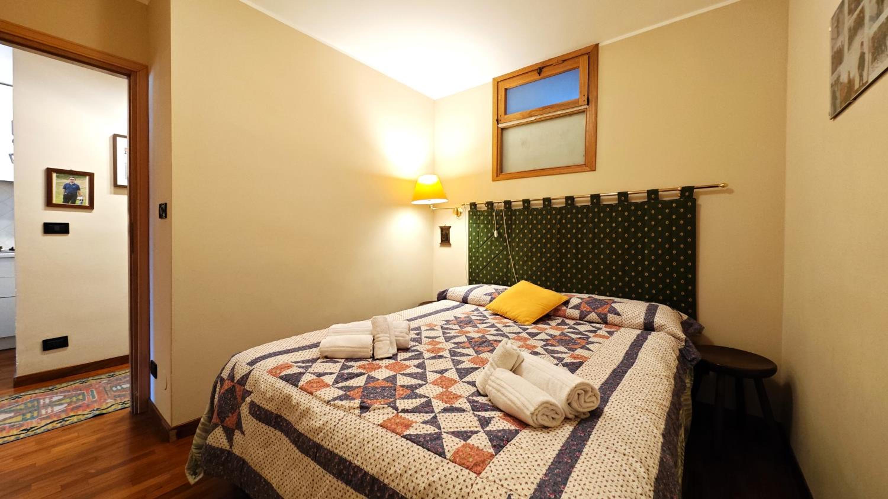 Hostdomus - Panoramic Suite view 2