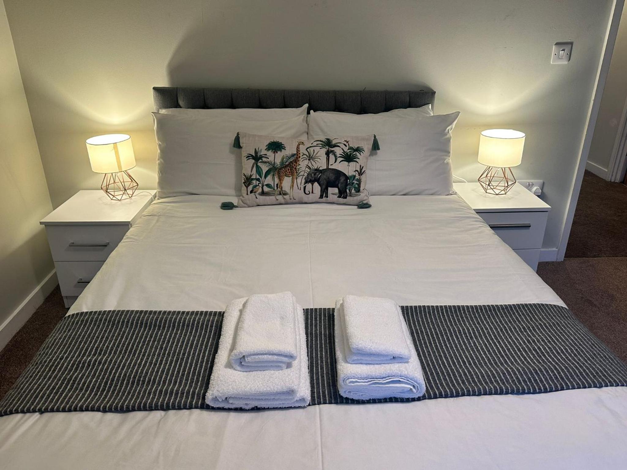 Adelphi Wharf Apartments by Beehosting