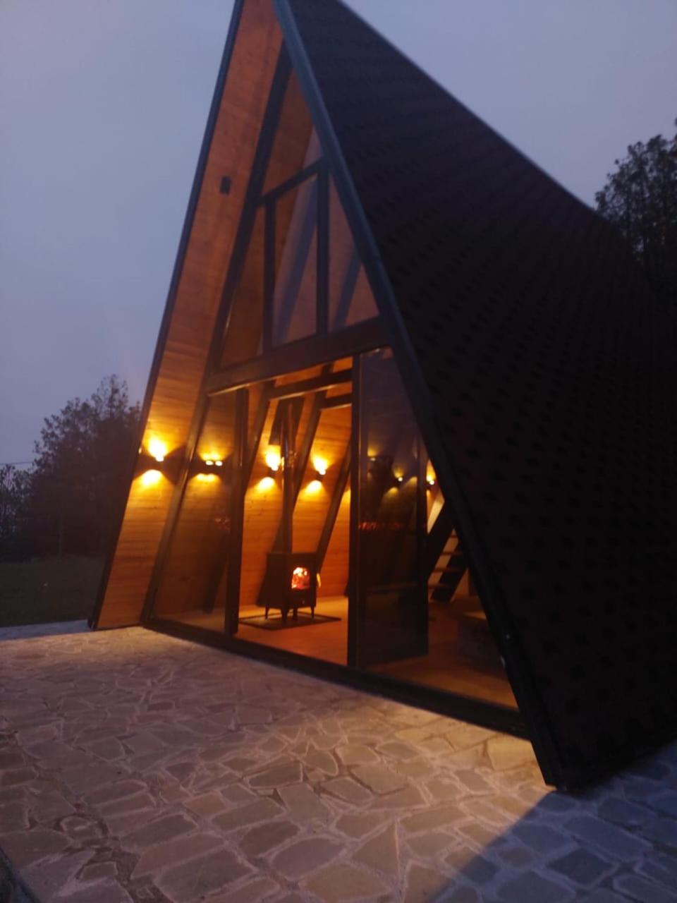 Vila Alpine Arlon Gjinar