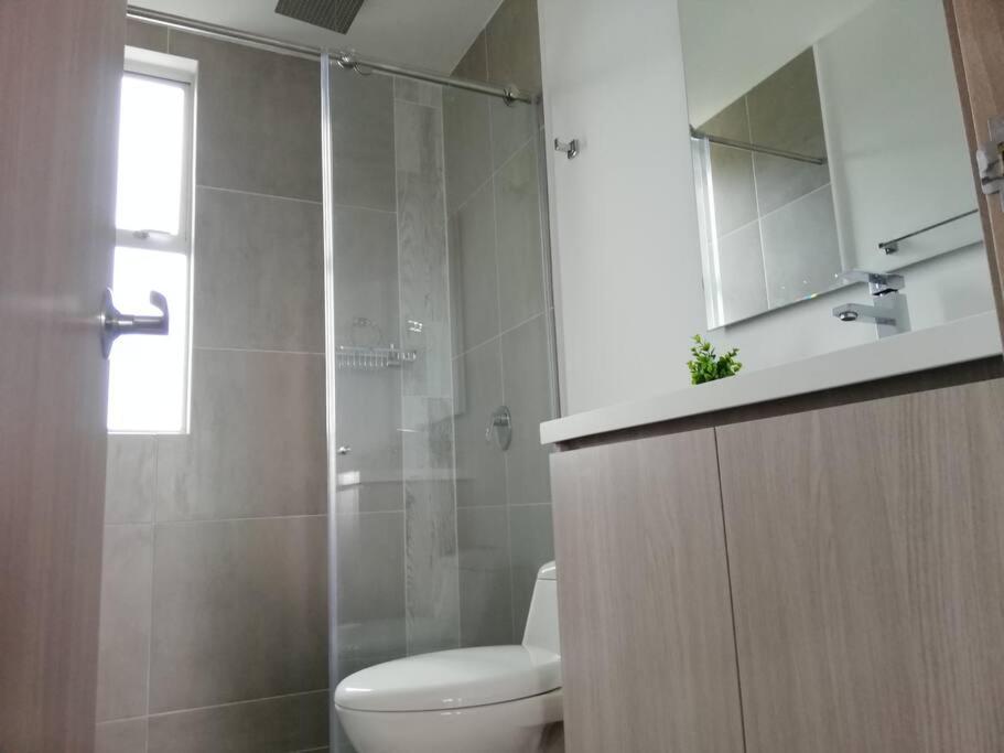 Amplio apartamento de 180 metros con terrazas con vista única cafetera en Armenia