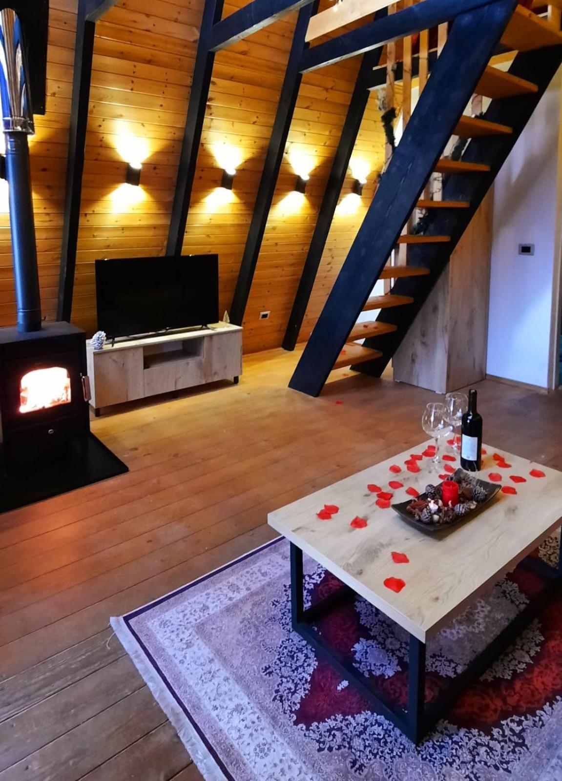 Vila Alpine Arlon Gjinar