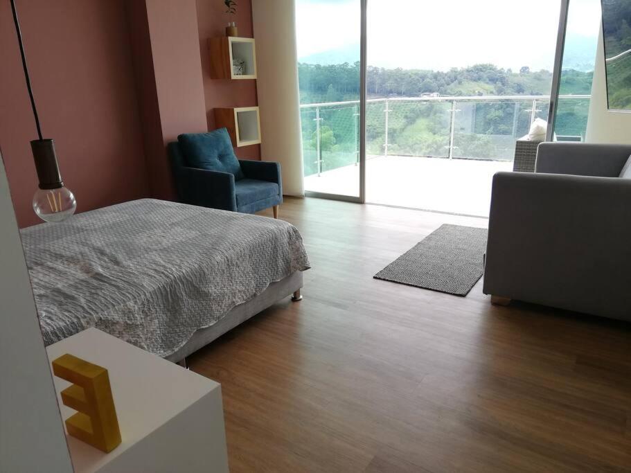 Amplio apartamento de 180 metros con terrazas con vista única cafetera en Armenia