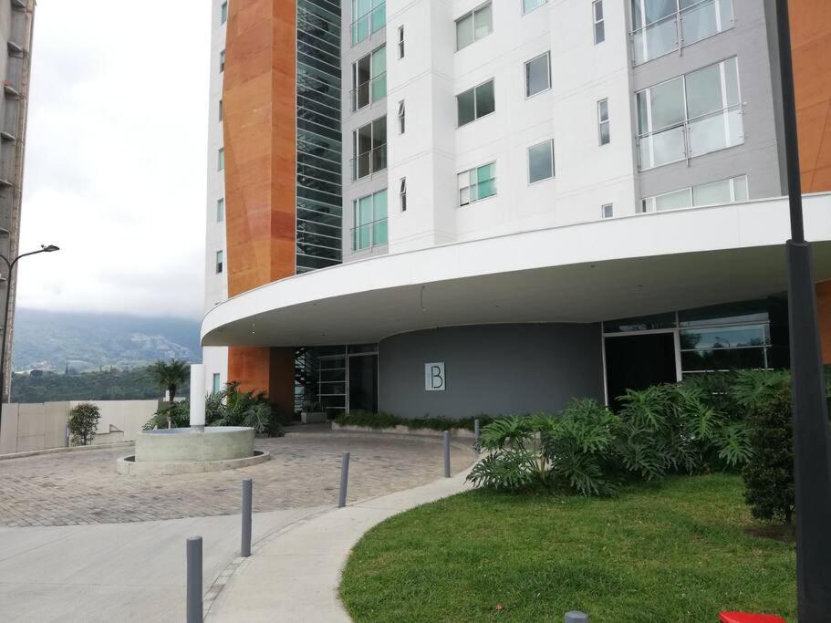 Amplio apartamento de 180 metros con terrazas con vista única cafetera en Armenia