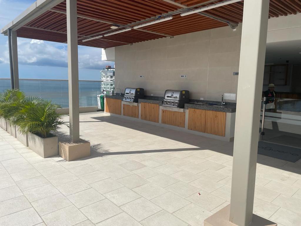 Aparta estudio tipo suit , nuevo , dotado en Playa Salguero