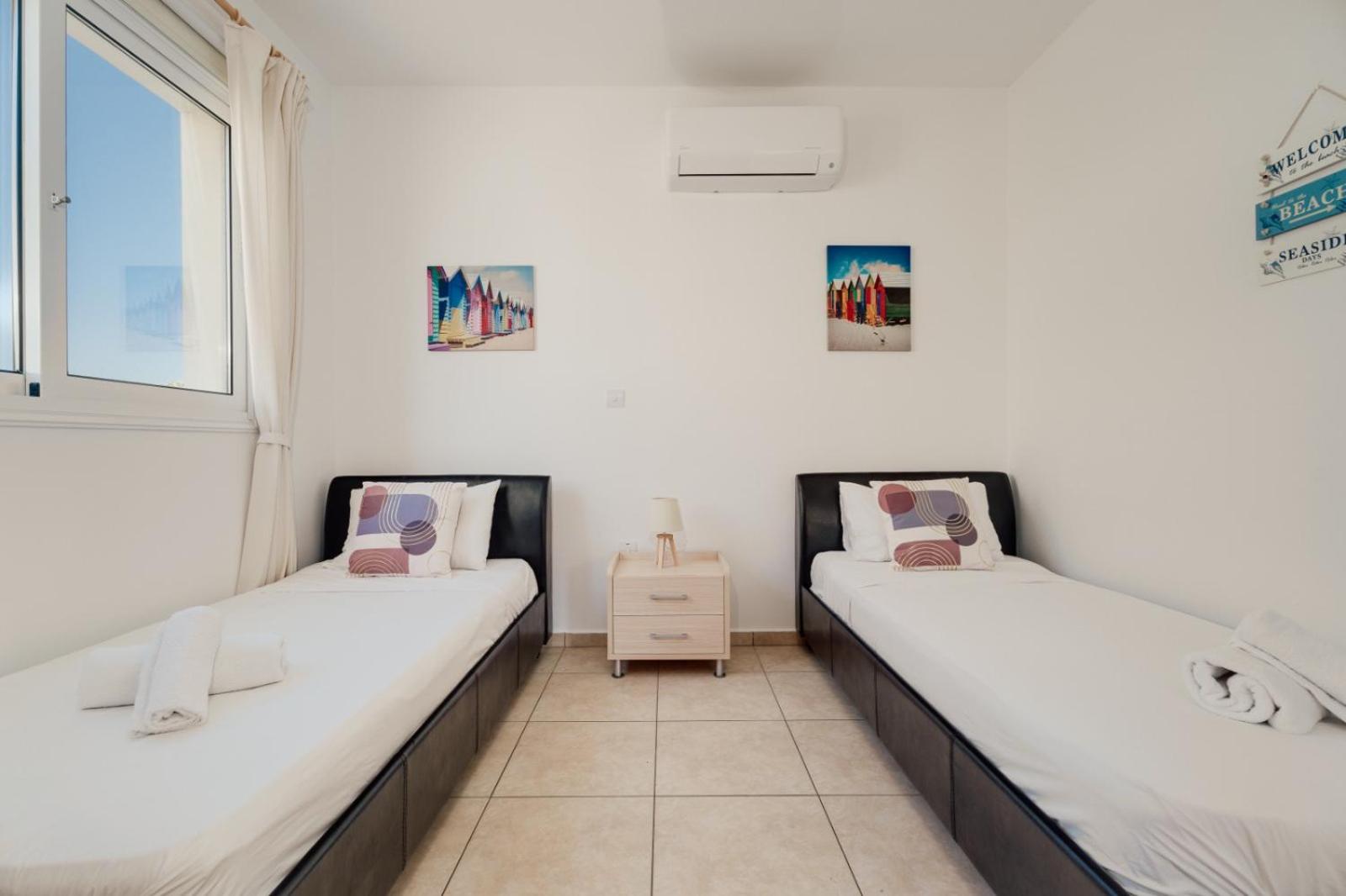 Cozy 2 Bedroom Family Apartment w/ Pool