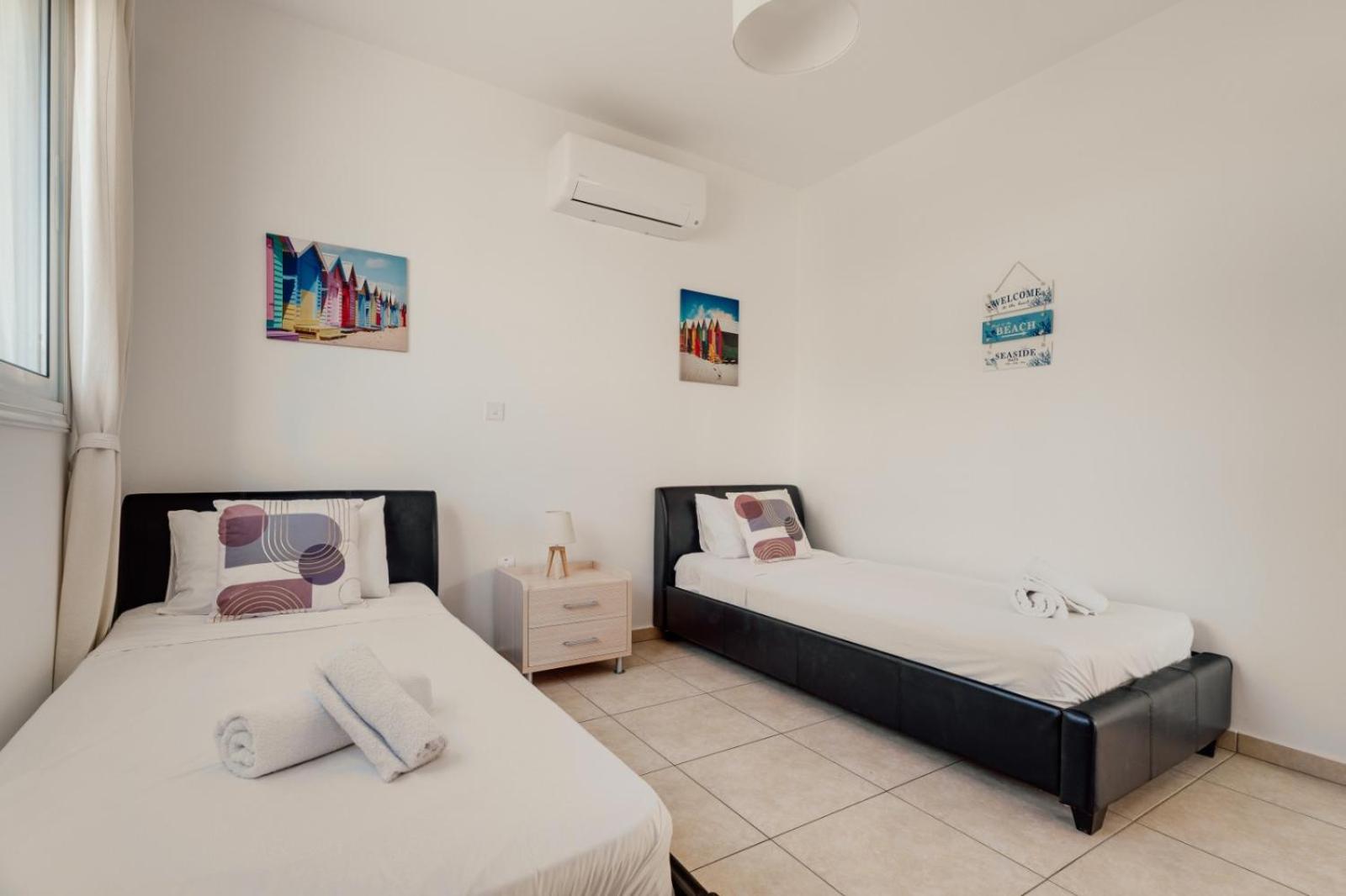 Cozy 2 Bedroom Family Apartment w/ Pool