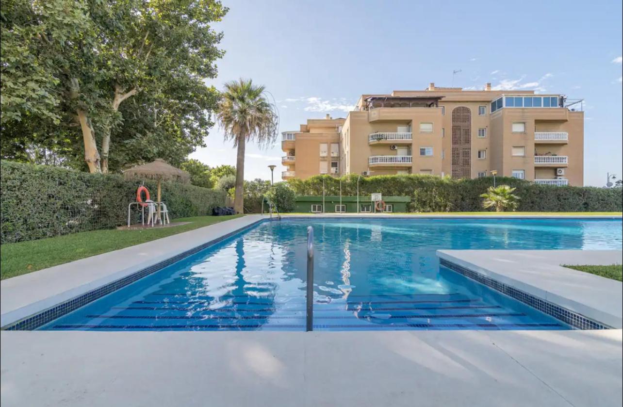 Espectacular apartamento junto al mar, con piscina en Málaga
