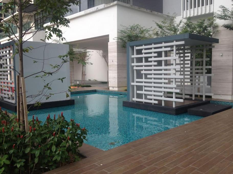 Studio with an amazing view. 10 min to KLCC