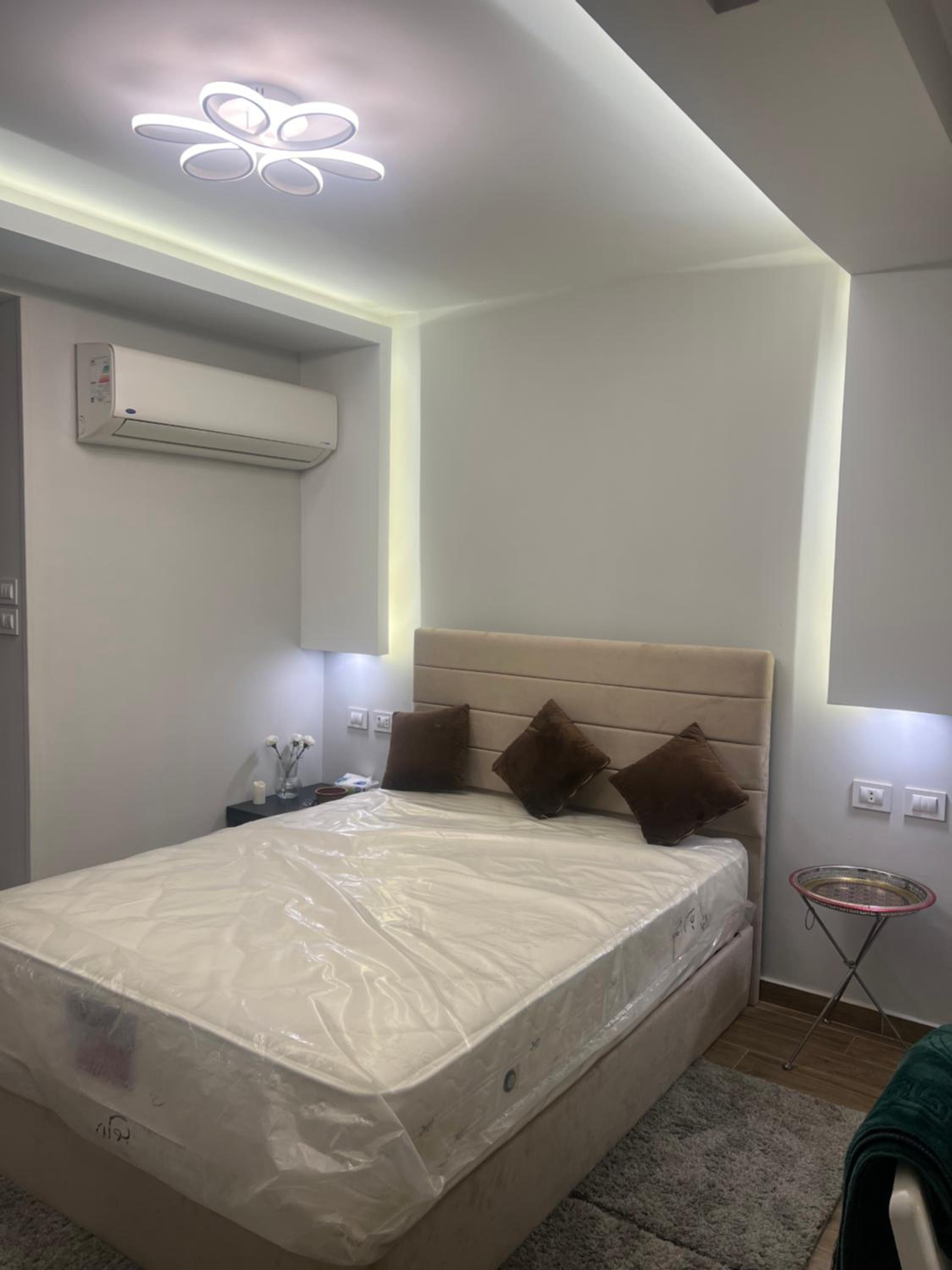 SkyNest Rooftop Studio Private Terrace & Cozy Modern Stay view 3
