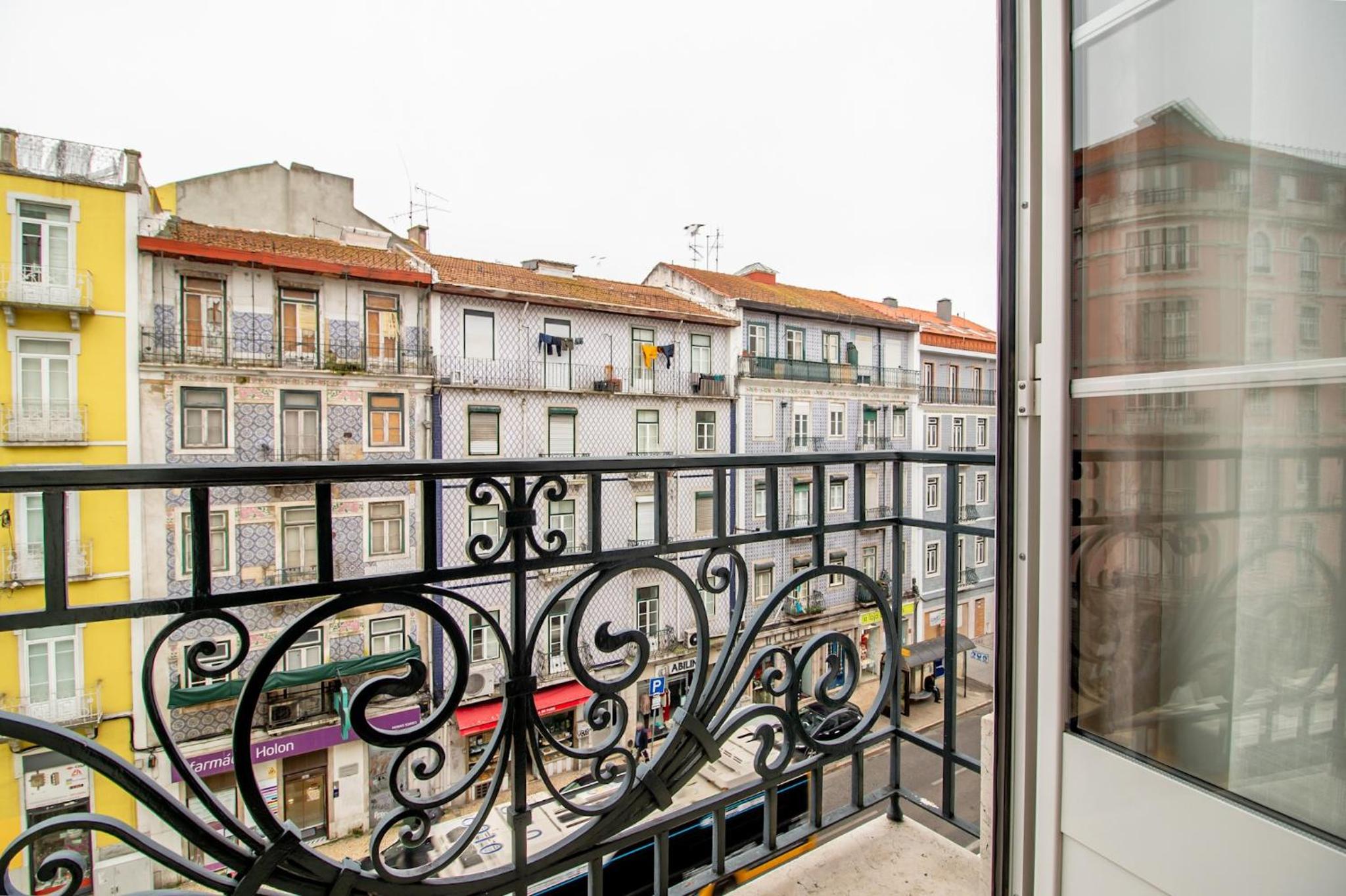 Arroios - Fourth Floor view 4