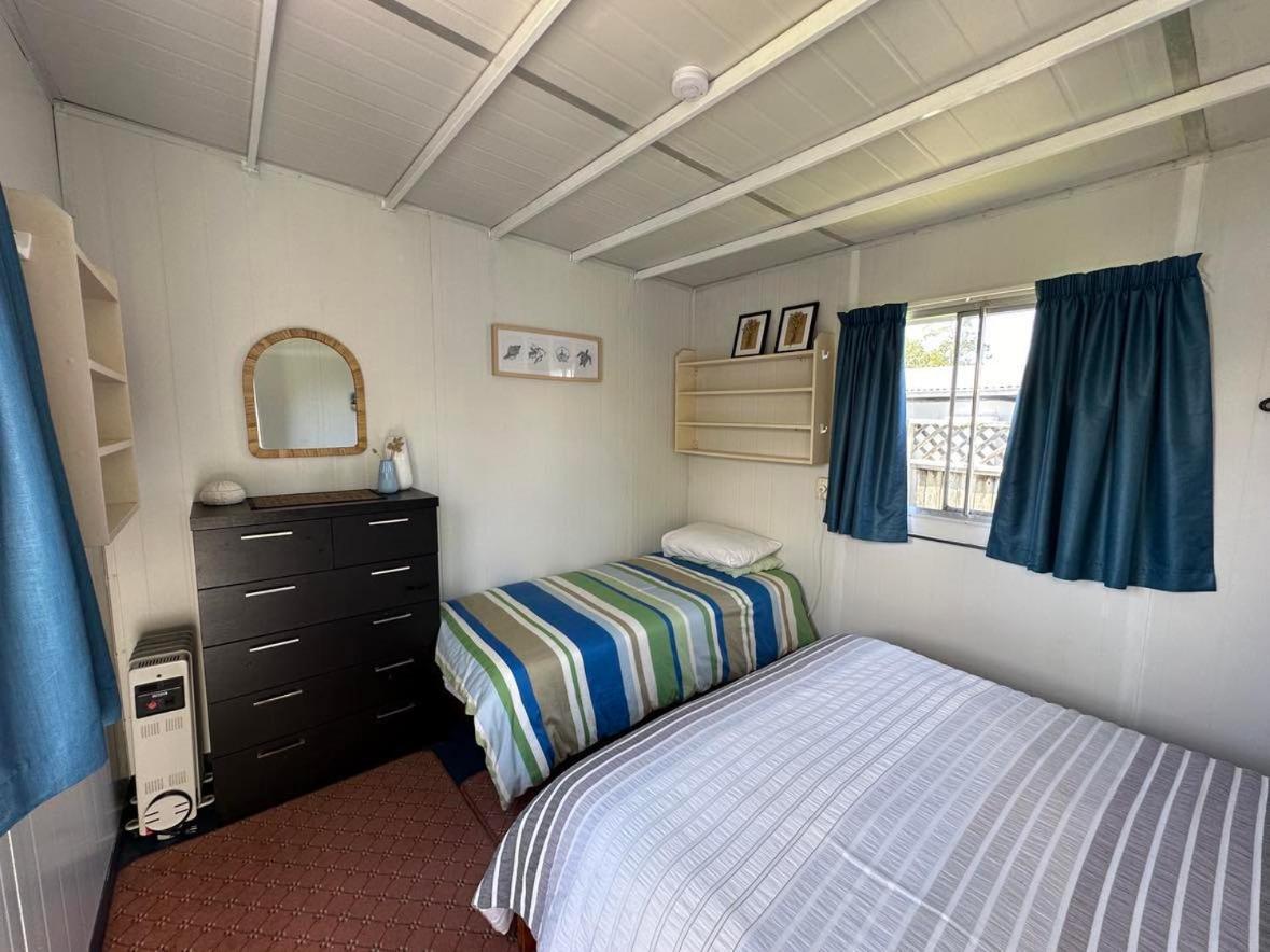 Bach Camp - Cooks Beach Bach