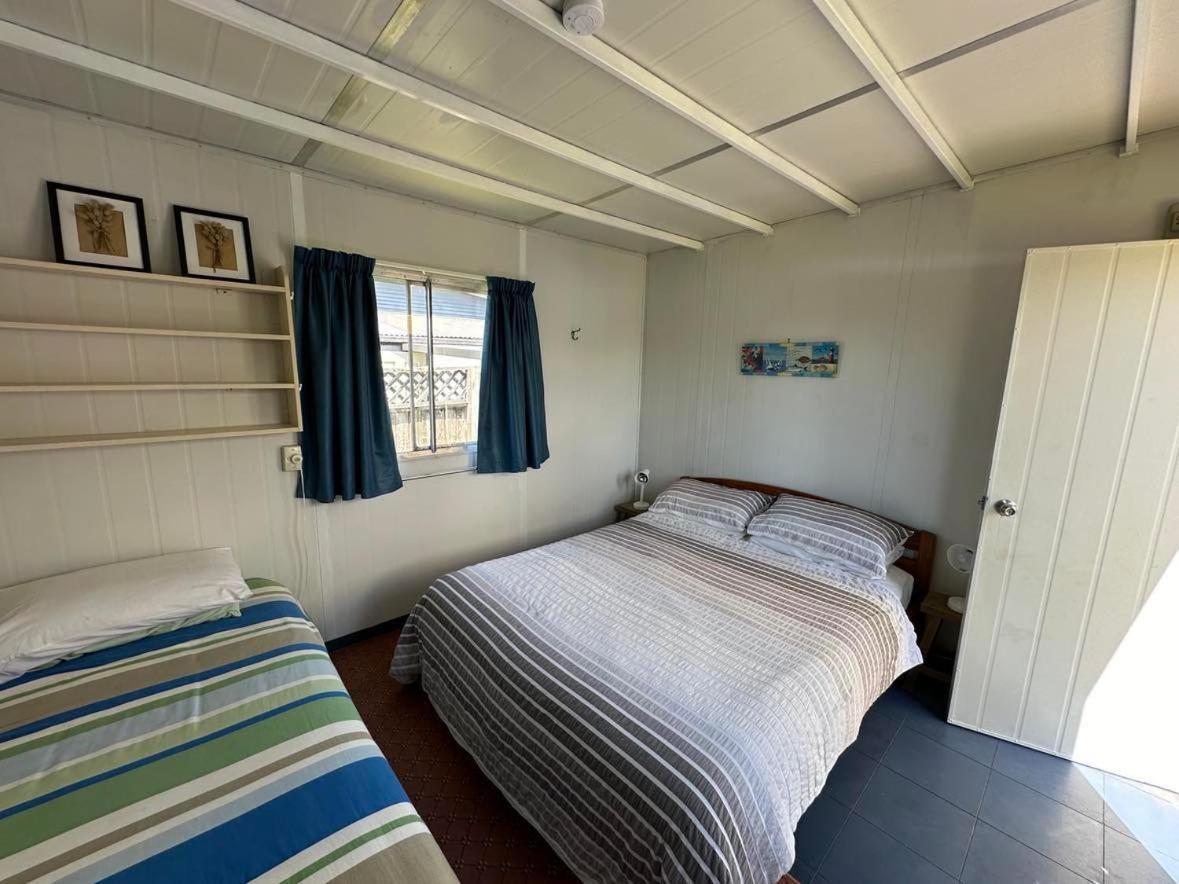 Bach Camp - Cooks Beach Bach