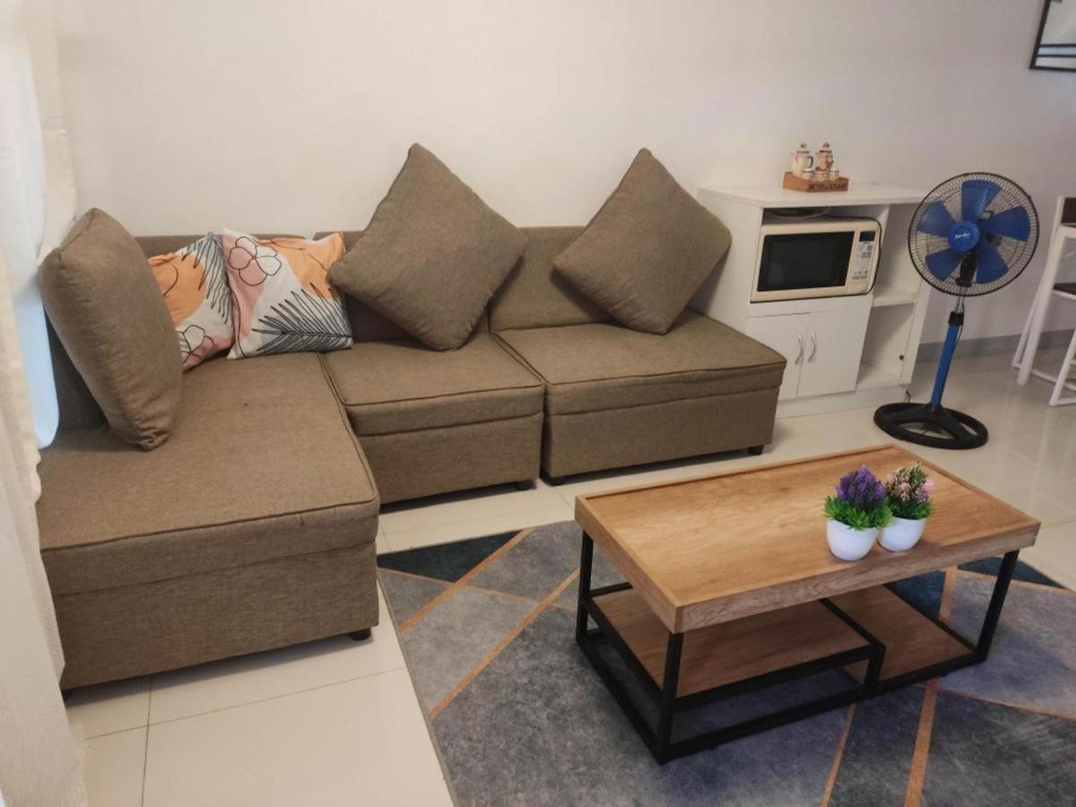 TRP16 - Cozy 2BR Townhouse near Clark Airport, Aquaplanet & Dino Island view 5