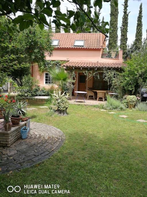 Villa with a big garden