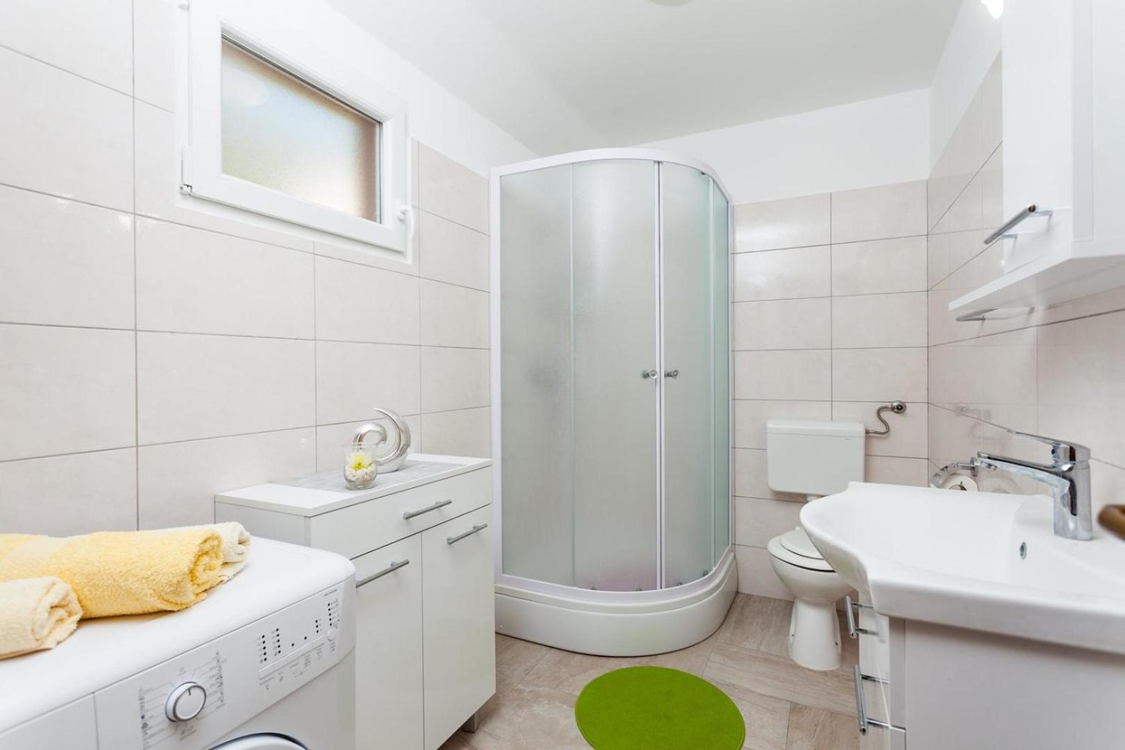 Holiday Home Nina Plitvine